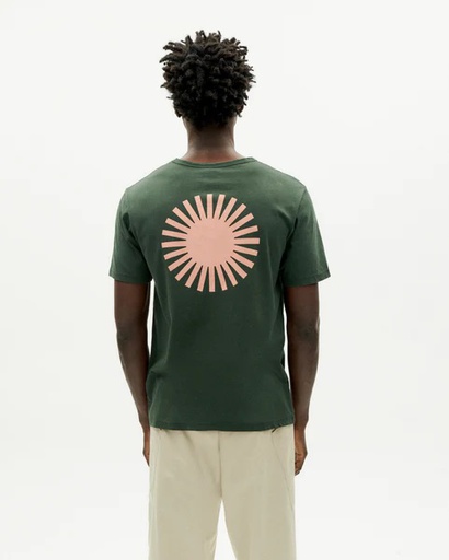 THINKING MU Bolur Green t-shirt back coral Sun